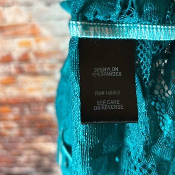 NWT Torrid Stretchy Lace Top - Picture 9 of 9